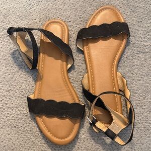 Black and Tan Scalloped Women's Flat Sandals (perfect for traveling)